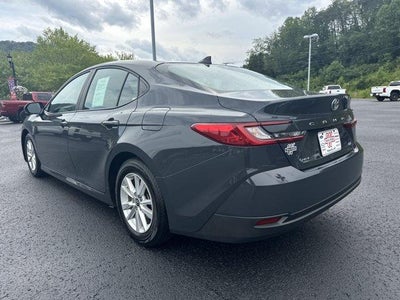 2025 Toyota Camry LE (Natl)