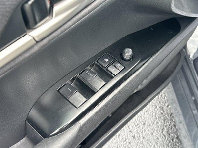 2025 Toyota Camry LE (Natl)