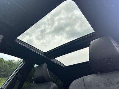 2025 Toyota Camry XSE AWD (Natl)