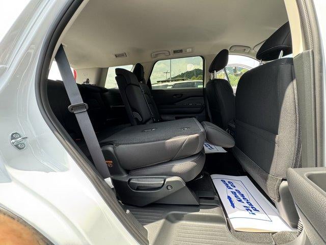 2026 Nissan Pathfinder SV 4WD