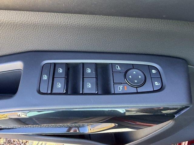 2026 Nissan Pathfinder SV 4WD