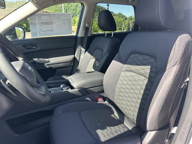 2026 Nissan Pathfinder SV 4WD