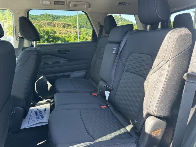 2026 Nissan Pathfinder SV 4WD
