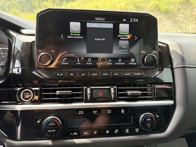2023 Nissan Pathfinder SL 4WD