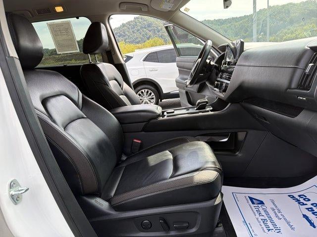 2023 Nissan Pathfinder SL 4WD