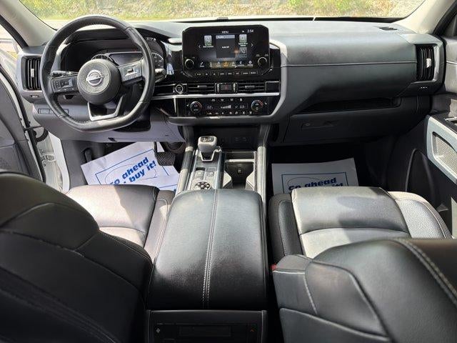 2023 Nissan Pathfinder SL 4WD