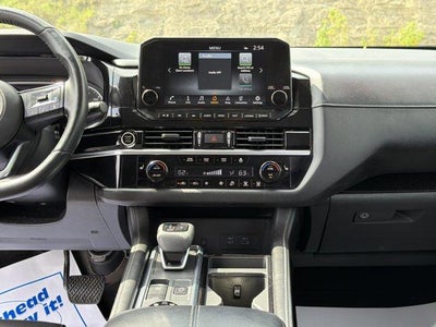 2023 Nissan Pathfinder SL 4WD