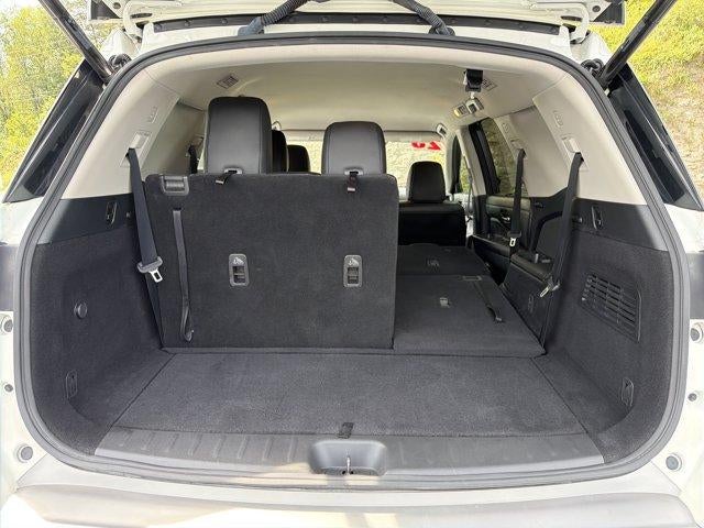 2023 Nissan Pathfinder SL 4WD