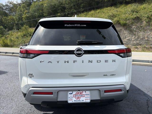 2023 Nissan Pathfinder SL 4WD