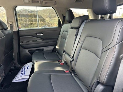 2026 Nissan Pathfinder SL 4WD