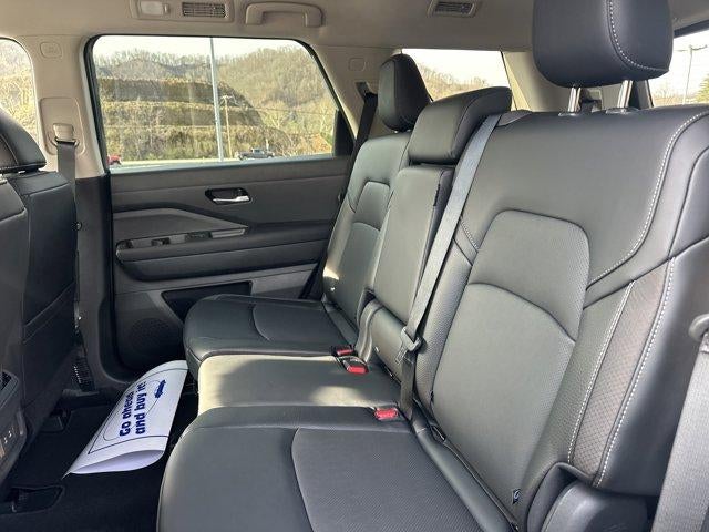 2026 Nissan Pathfinder SL 4WD