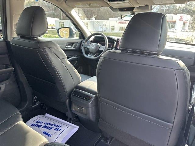 2026 Nissan Pathfinder SL 4WD