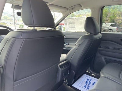 2026 Nissan Pathfinder SL 4WD