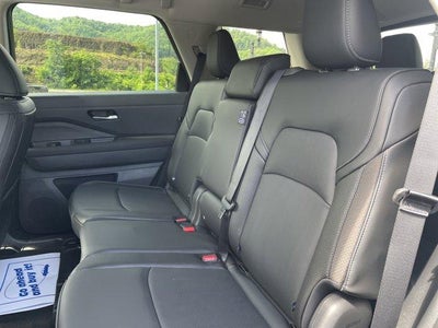 2026 Nissan Pathfinder SL 4WD