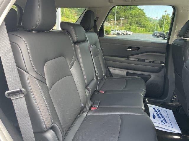 2026 Nissan Pathfinder SL 4WD
