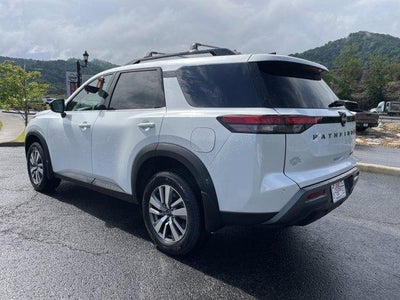 2026 Nissan Pathfinder SL 4WD