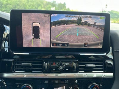 2026 Nissan Pathfinder SL 4WD