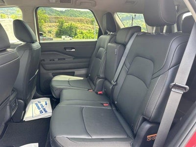 2026 Nissan Pathfinder SL 4WD
