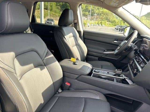 2026 Nissan Pathfinder SL 4WD