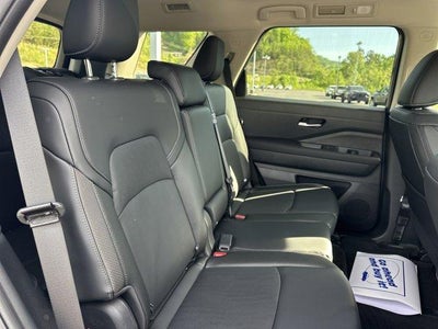 2026 Nissan Pathfinder SL 4WD