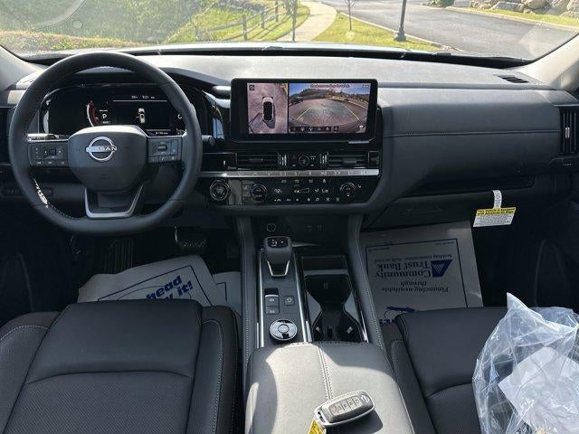 2026 Nissan Pathfinder SL 4WD