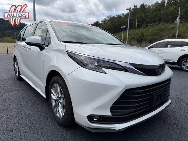 2025 Toyota Sienna XLE AWD 7-Passenger (Natl)
