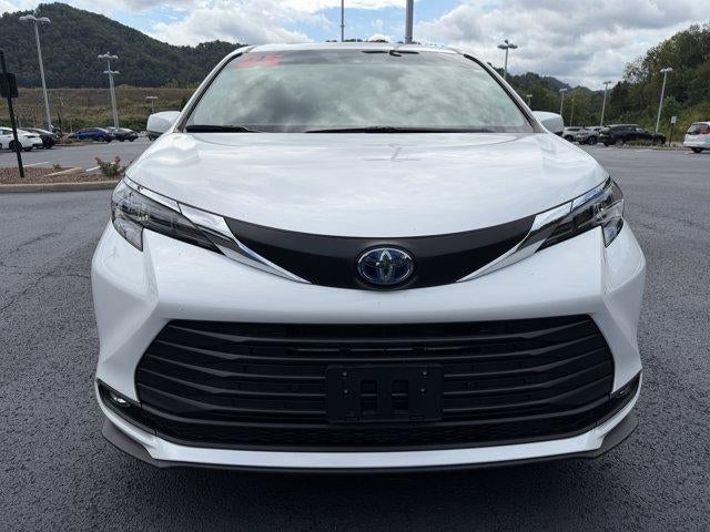 2025 Toyota Sienna XLE AWD 7-Passenger (Natl)