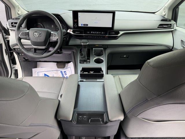 2025 Toyota Sienna XLE AWD 7-Passenger (Natl)