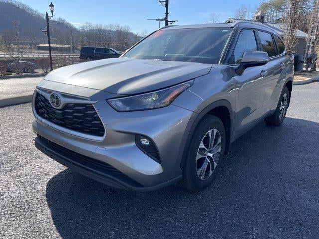 2025 Toyota Highlander XLE AWD (Natl)