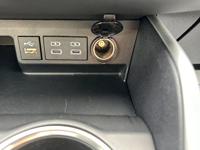 2025 Toyota Highlander LE AWD (SE)