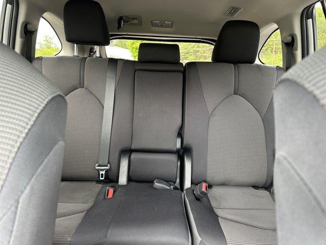2025 Toyota Highlander LE AWD (SE)