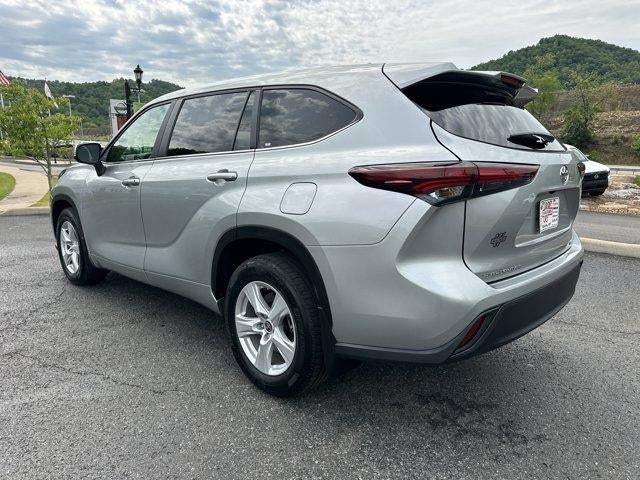 2025 Toyota Highlander LE AWD (SE)