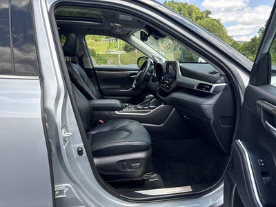 2023 Toyota Highlander Platinum AWD (Natl)