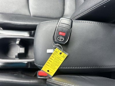 2025 Toyota Corolla Cross XLE 4WD (Natl)