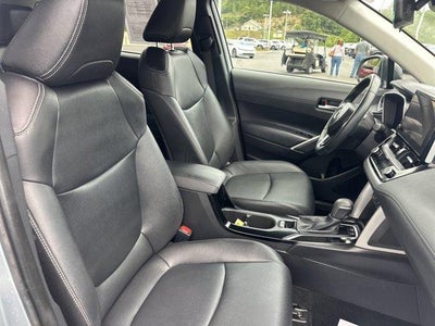 2025 Toyota Corolla Cross XLE 4WD (Natl)