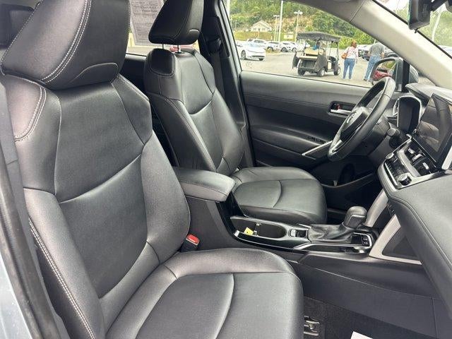 2025 Toyota Corolla Cross XLE 4WD (Natl)