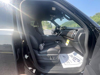 2025 Nissan Armada 4x4 SL