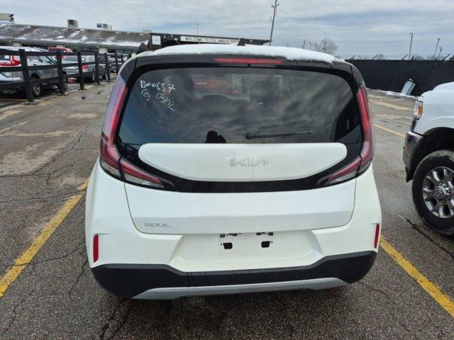 2024 Kia Soul LX IVT
