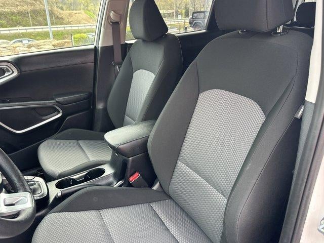 2024 Kia Soul LX IVT