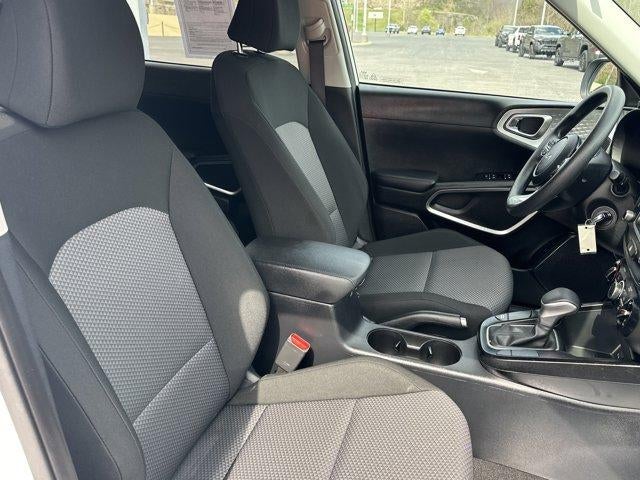 2024 Kia Soul LX IVT