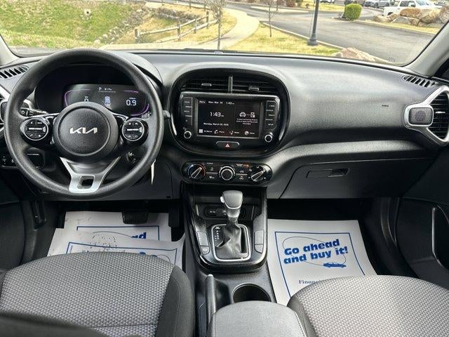 2024 Kia Soul LX IVT