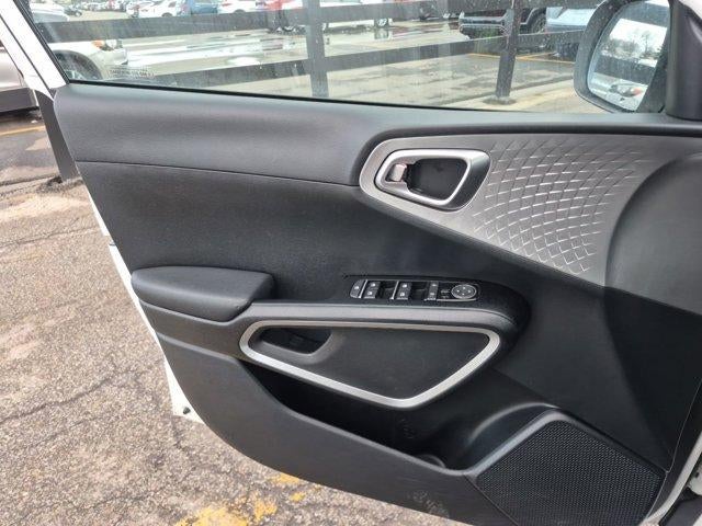 2024 Kia Soul LX IVT