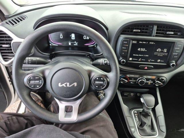 2024 Kia Soul LX IVT