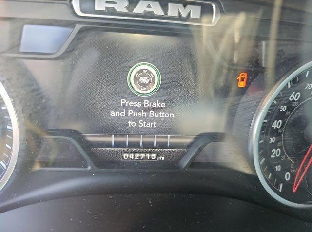 2022 RAM 1500 Big Horn 4x4 Crew Cab 5'7" Box