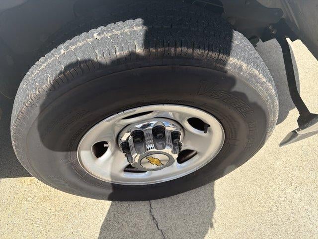 2025 Chevrolet Express Passenger 3500 Extended Wheelbase Rear-Wheel Drive 1LT
