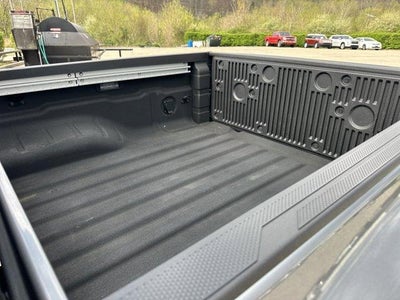 2024 Nissan Frontier Crew Cab 4x2 SL