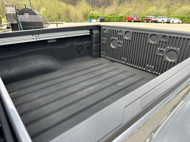 2024 Nissan Frontier Crew Cab 4x2 SL