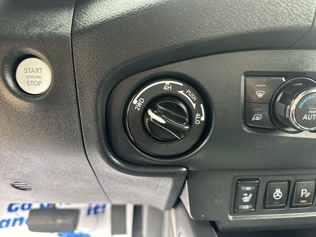 2022 Nissan Frontier Crew Cab 4x4 SV Auto