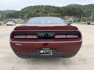 2022 Dodge Challenger SXT RWD