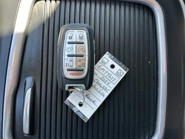 2024 Chrysler Pacifica Touring L FWD